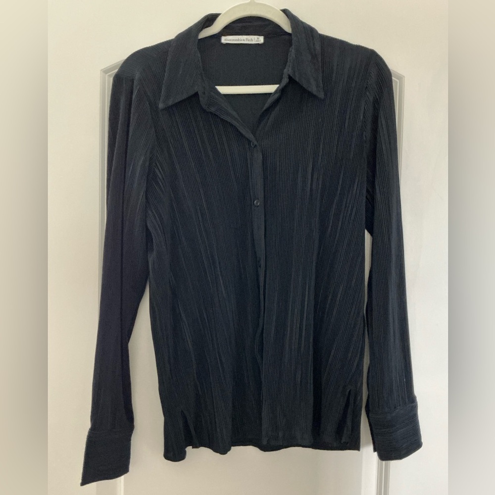 Abercrombie & Fitch Black Pleated Button-Front Shirt